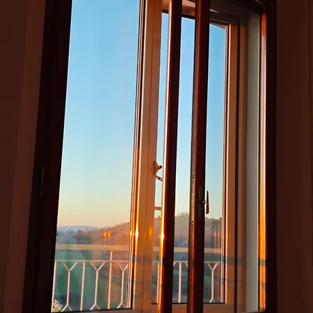 Casa Doris Montecarotto, Le Marche - Lage, Glasfaser Wifi, Neu Renoviert